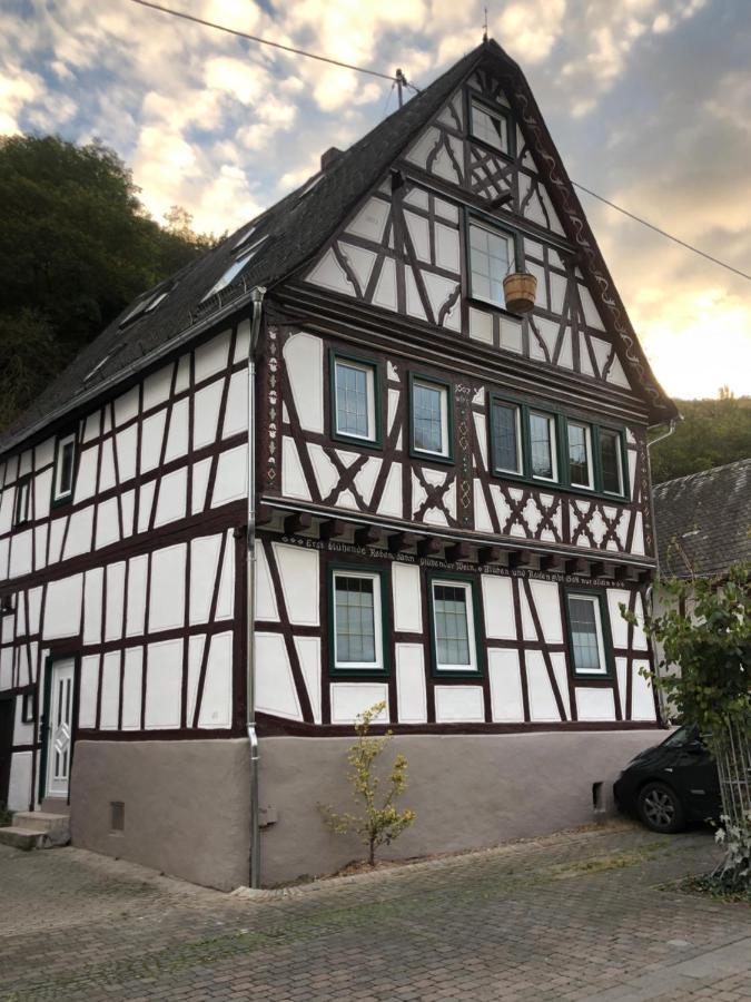 Schoene Ferienwohnung Burgruine Fachwerkhaus 바하라흐 외부 사진
