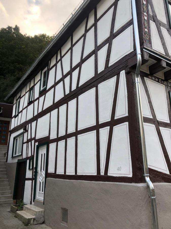 Schoene Ferienwohnung Burgruine Fachwerkhaus 바하라흐 외부 사진